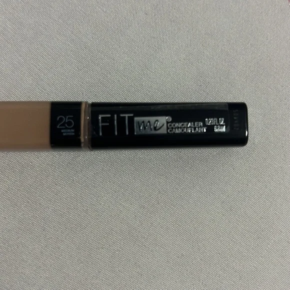 Maybelline concealer - Picture 2 of 2